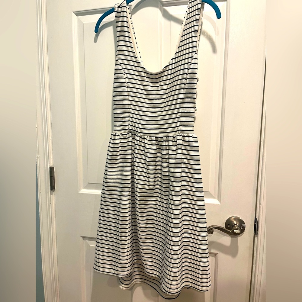 LAUREN CONRAD OPEN BACK DRESS